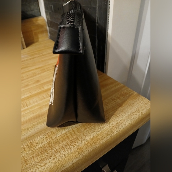 Ed Hardy NWT Large Black Skull Cosmetic Case - Picture 5 of 5